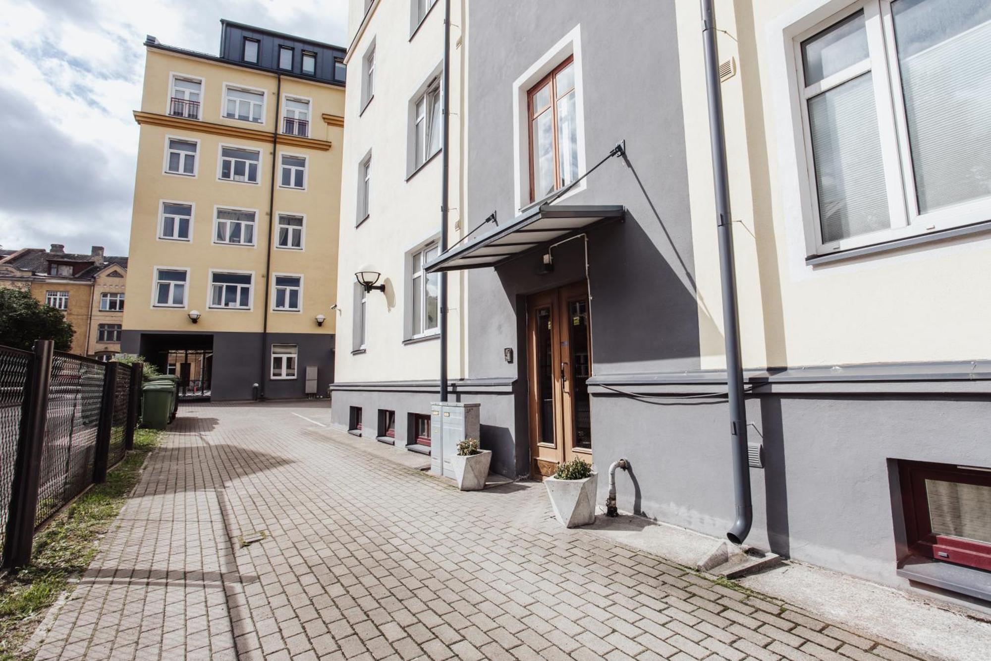 Huoneisto Spacious Near The Airport And Bus Station Tallinna