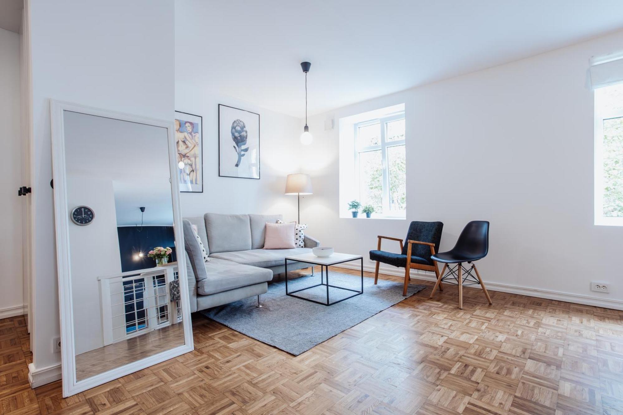Spacious Near The Airport And Bus Station *